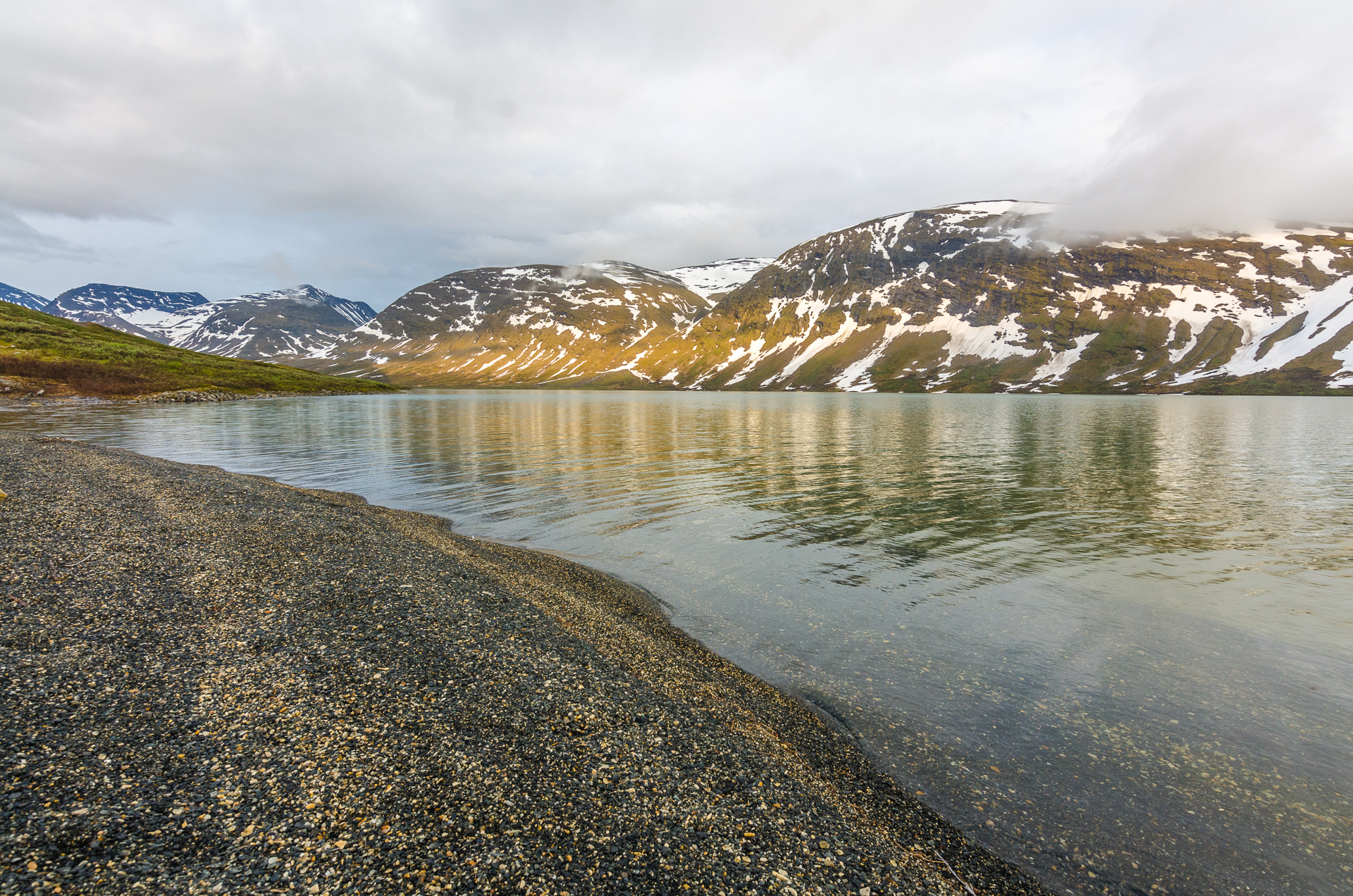 The Alkavare lake at night.